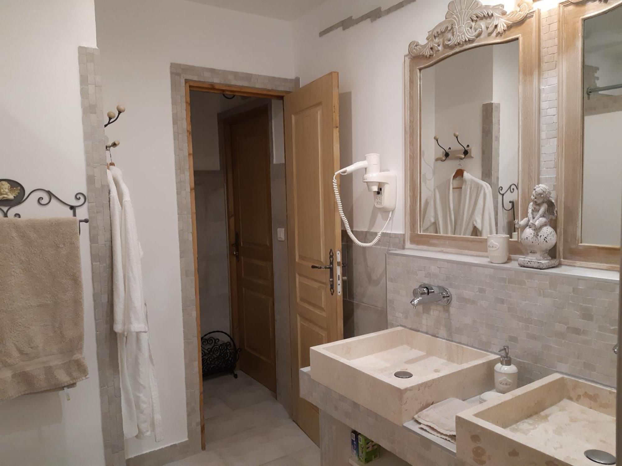 Les Chambres Manon - Piscine, Spa, Tennis Belcodene Dış mekan fotoğraf